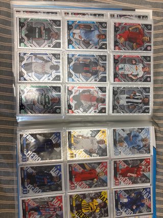 Álbum Match Attax Extra 24/25 casi completo