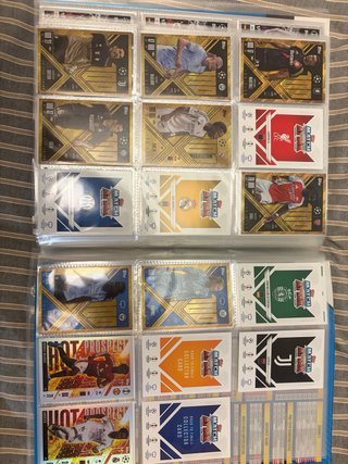 Álbum Match Attax Extra 24/25 casi completo