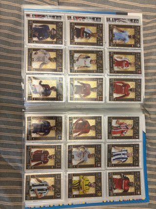 Álbum Match Attax Extra 24/25 casi completo