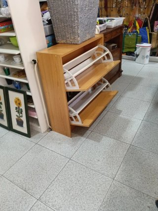 Zapatero de madera
