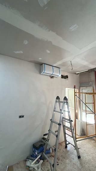 Instalador equipos de aire acondicionado