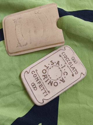Specchietto vintage con pettine