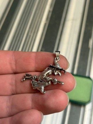 Colgante "Bruja de la suerte" de plata 925