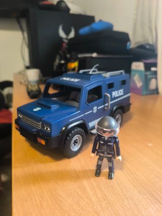 Coche antidisturbios Playmobil