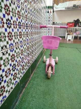 Patinete infantil Juguettos rosa
