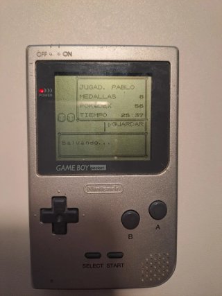 Game Boy Pocket plateada (funciona perfectamente)