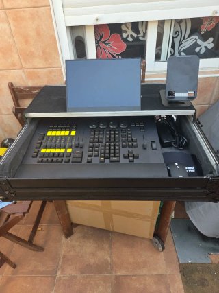 Mesa de luces MA Lighting wing on PC