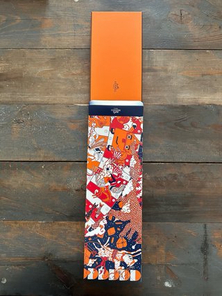 Cravatta Hermès Blu e Bianca Nuova con Scatola