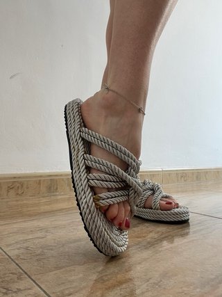 Sandalias Oysho plateadas