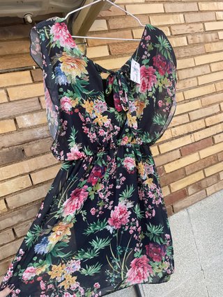 Vestido corto de flores NUEVO