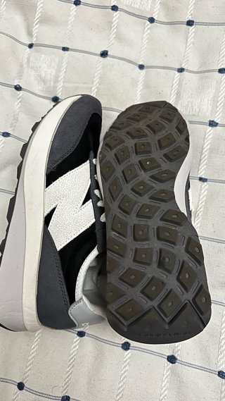 Zapatillas New Balance Negras/Blancas/Grises