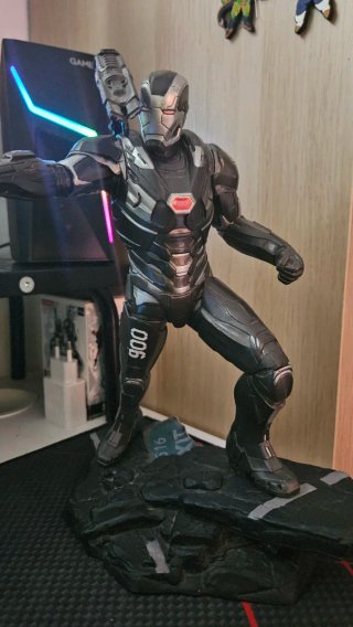 Figura PVC War Machine Endgame Diorama