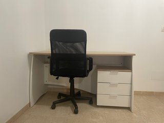 Escritorio madera y blanco con cajones