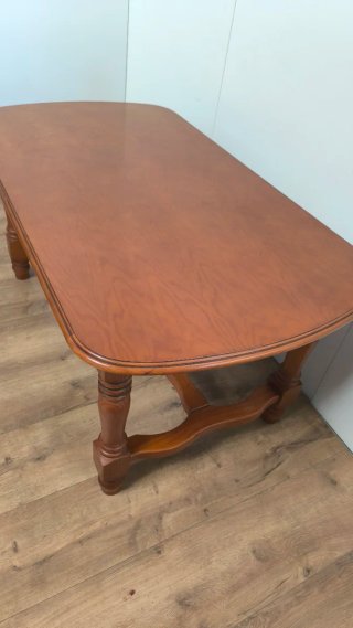 MESA DE COMEDOR DE MADERA MACIZA