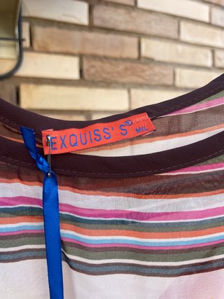 Blusa ancha NUEVA con estampado floral de Exquiss