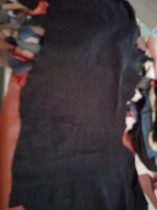 Piel curtida vegetal color negra. 18€.