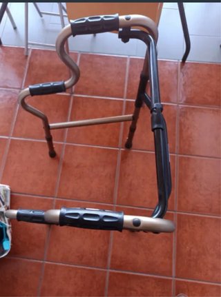 Andador plegable para adultos