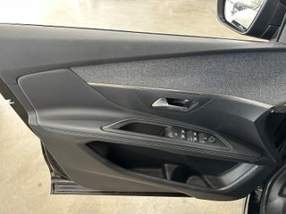 Peugeot 3008 1.6 PureTech Hybrid 225 Allure (2023)