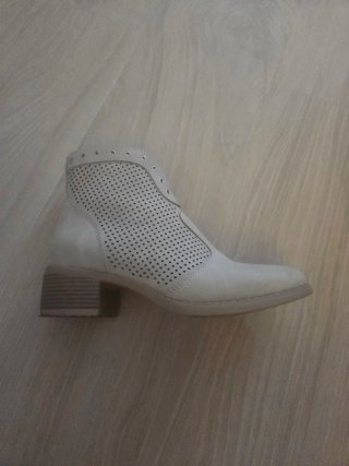Botines Chika10 Tacon Bajo Beige/Marrón Talla 37