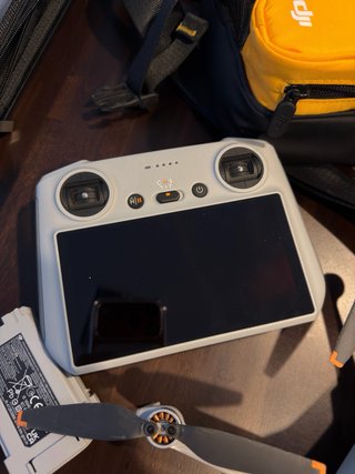 Dron DJI Mini 3 Bianco con Accessori
