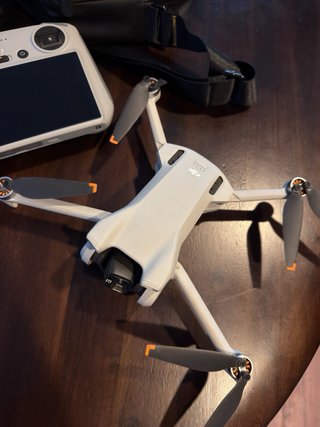 Dron DJI Mini 3 Bianco con Accessori