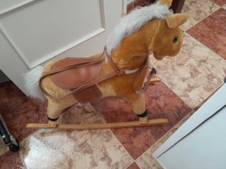 Cavalino di legno per bambini