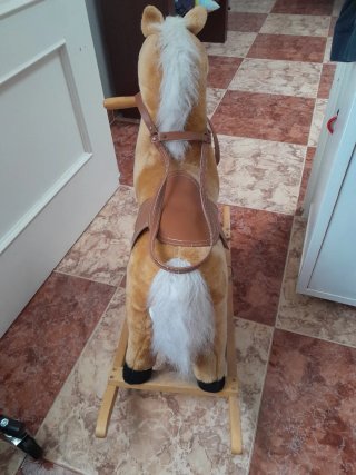 Cavalino di legno per bambini