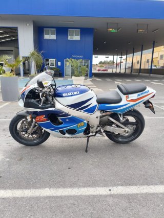 Suzuki GSXR 750 SRAD 1996