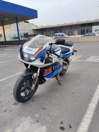 Suzuki GSXR 750 SRAD 1996