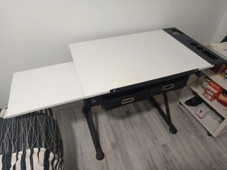 Mesa de dibujo ajustable