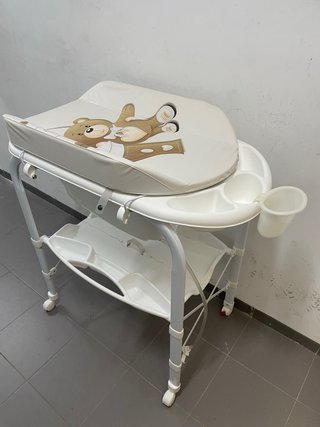 Bañera cambiador bebé con patas