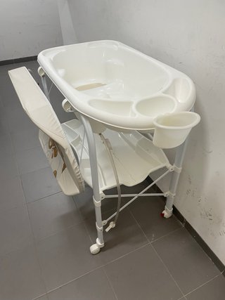 Bañera cambiador bebé con patas