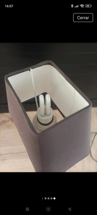 Lamparita de mesa madera y tela