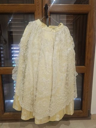 Traje de Fallera Niña brocatel de Vives y Mari