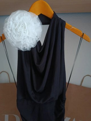 Vestido Zara Negro con Flor