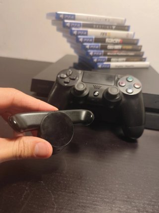 PS4 500GB Negra + Mando + 8 Juegos
