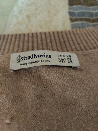 Chaleco Stradivarius beige
