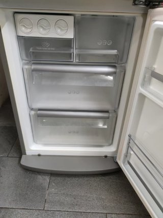 Nevera marca LG clase A 190x60cm no Frost garantia