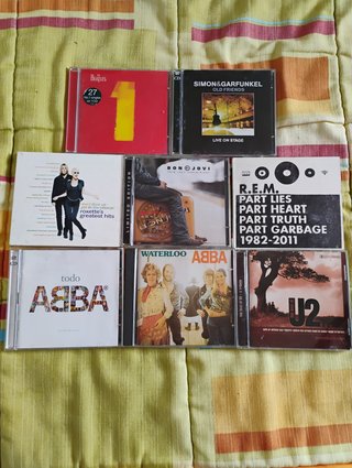 56 CDs MUSICA POCP ROCK: ESPAÑOL / INGLES A 1 €