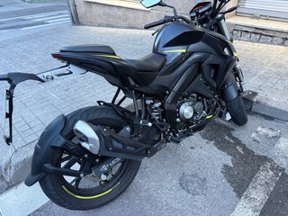 Keeway RKF 125cc Naked – 2021 | Negra y Amarilla