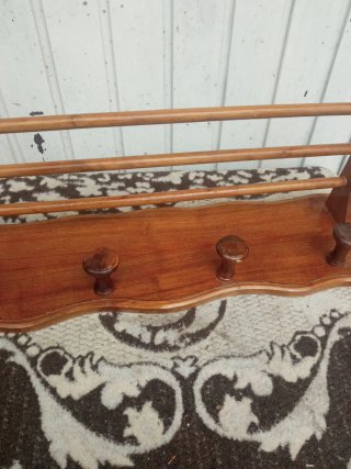 Perchero de madera antiguo