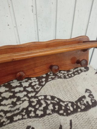 Perchero de madera antiguo