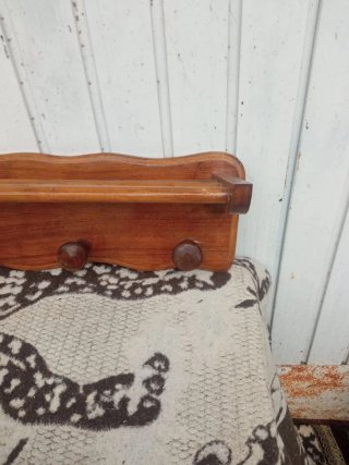 Perchero de madera antiguo