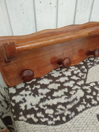 Perchero de madera antiguo