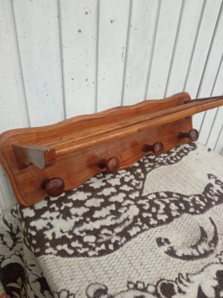 Perchero de madera antiguo