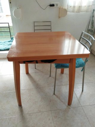 Mesa de comedor extensible de madera