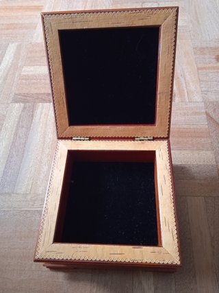 Cajita de madera decorada