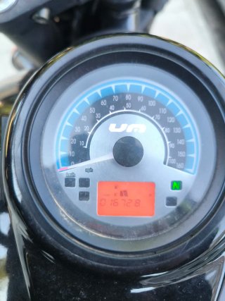 Moto UM Renegade Commando 125 Negra
