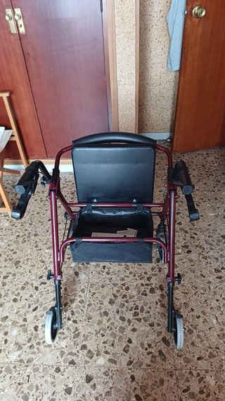 Andador para personas mayores.Taca Taca con Frenos