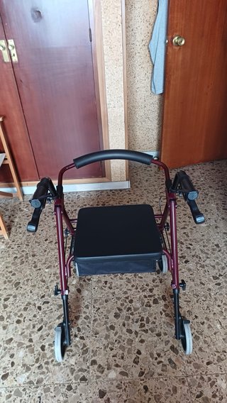 Andador para personas mayores.Taca Taca con Frenos